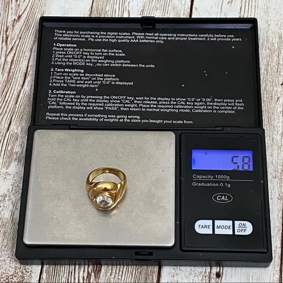 Unsigned Gold-tone Solitaire CZ Clear Bezel Ring Size 7 - Picture 9 of 11